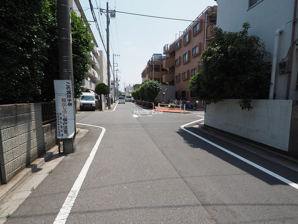 新高島平エコーハイツ　前面道路